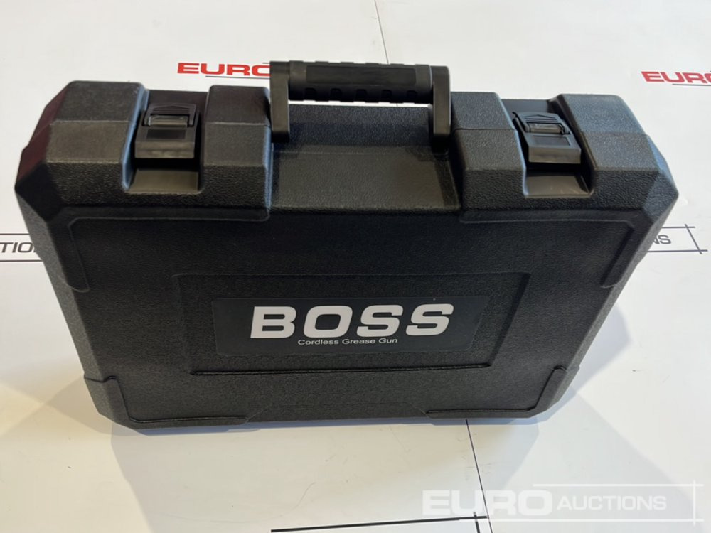 Építőipari berendezések Boss 21 Volt Lithium Battery Cordless Grease Gun, 2 Batteries, Charger, Case, Shoulder Strap, Extension Pieces and Fittings: 14 kép.