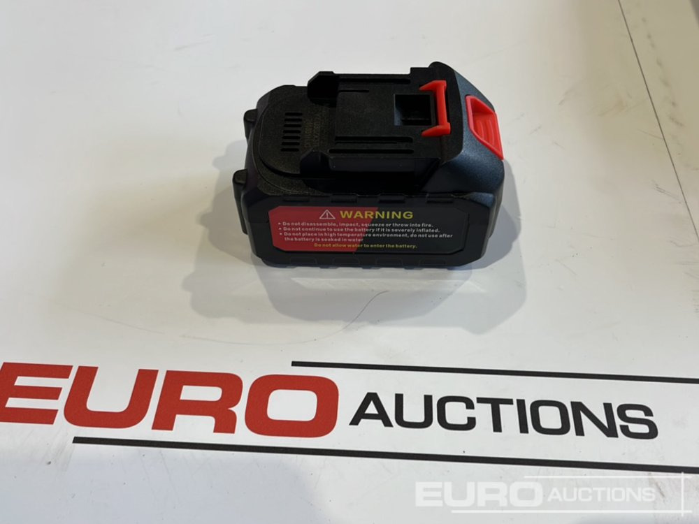 Építőipari berendezések Boss 21 Volt Lithium Battery Cordless Grease Gun, 2 Batteries, Charger, Case, Shoulder Strap, Extension Pieces and Fittings: 8 kép.