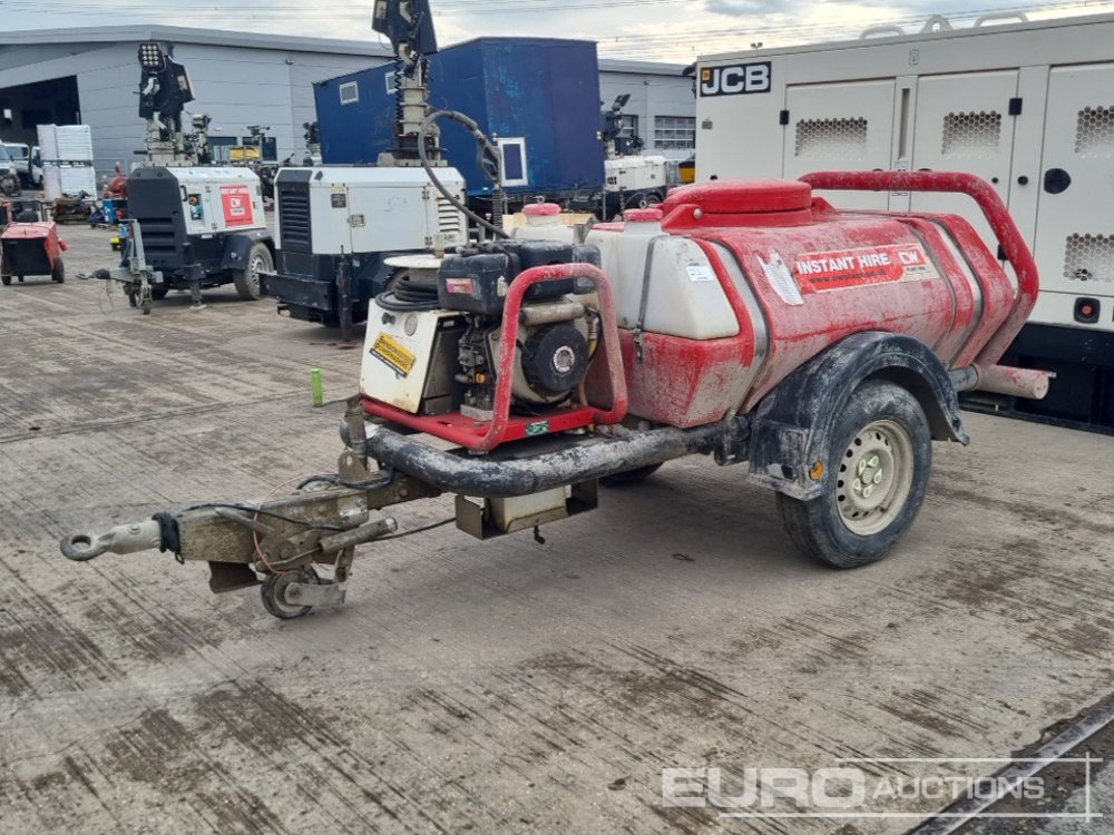 Brendon Powerwashers Single Axle Plastic Water Bowser, Yanmar Pressure Washer - Magasnyomású mosó: 1 kép. Brendon Powerwashers Single Axle Plastic Water Bowser, Yanmar Pressure Washer - Magasnyomású mosó: 1 kép.