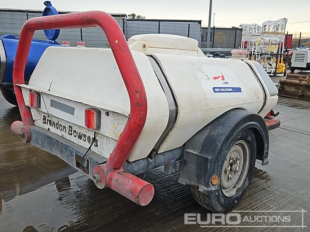 Brendon Powerwashers Single Axle Plastic Water Bowser, Yanmar Pressure Washer - Magasnyomású mosó: 5 kép. Brendon Powerwashers Single Axle Plastic Water Bowser, Yanmar Pressure Washer - Magasnyomású mosó: 5 kép.