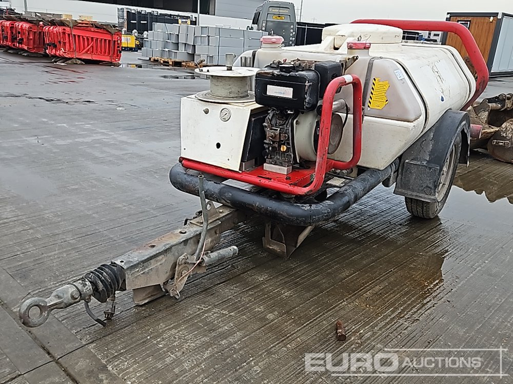 Brendon Powerwashers Single Axle Plastic Water Bowser, Yanmar Pressure Washer - Magasnyomású mosó: 1 kép. Brendon Powerwashers Single Axle Plastic Water Bowser, Yanmar Pressure Washer - Magasnyomású mosó: 1 kép.