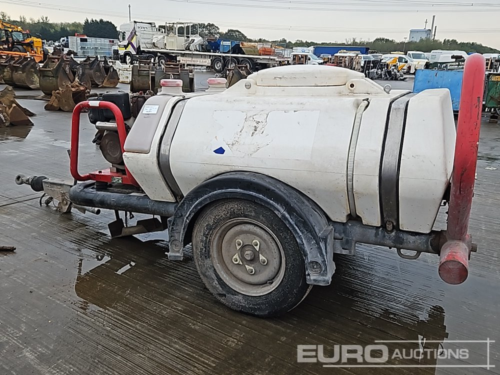 Brendon Powerwashers Single Axle Plastic Water Bowser, Yanmar Pressure Washer - Magasnyomású mosó: 2 kép. Brendon Powerwashers Single Axle Plastic Water Bowser, Yanmar Pressure Washer - Magasnyomású mosó: 2 kép.