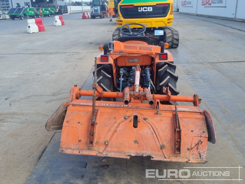 Bulltra B1-15 - Kistraktor: 4 kép. Bulltra B1-15 - Kistraktor: 4 kép.