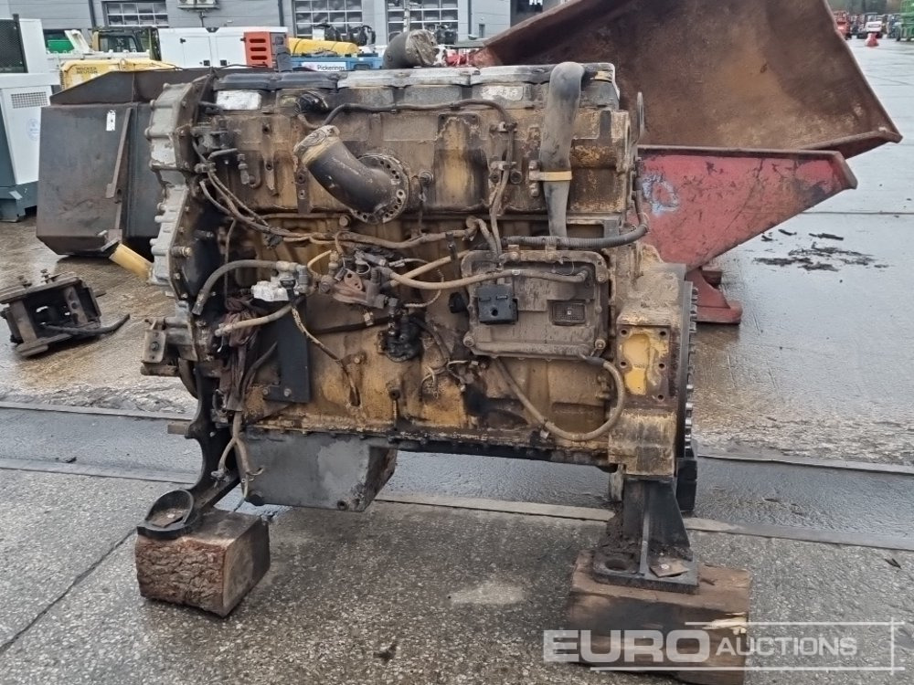 CAT 6 Cylinder Engine - Motor: 2 kép. CAT 6 Cylinder Engine - Motor: 2 kép.