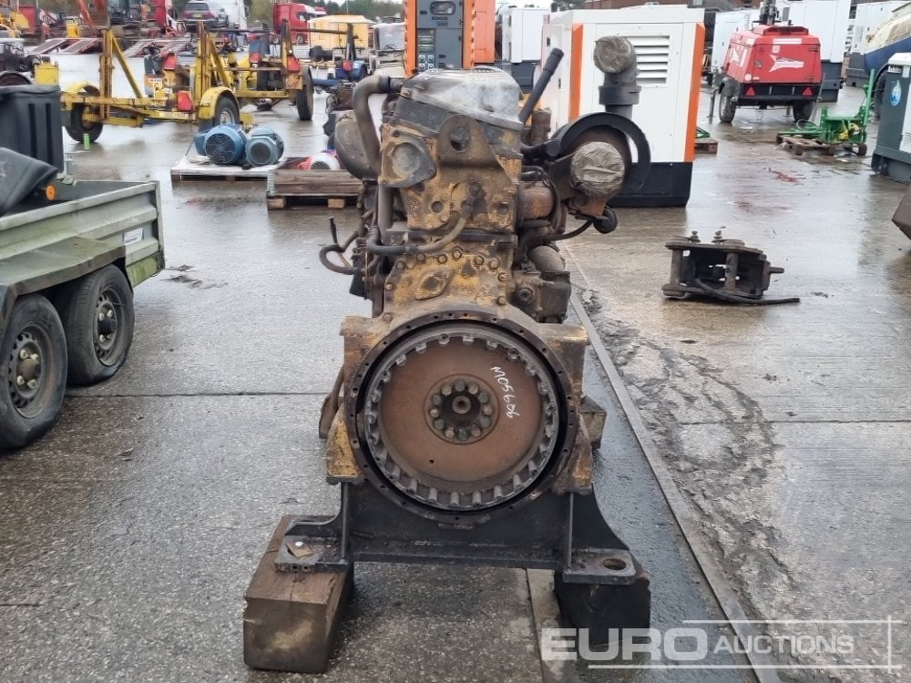 CAT 6 Cylinder Engine - Motor: 4 kép. CAT 6 Cylinder Engine - Motor: 4 kép.