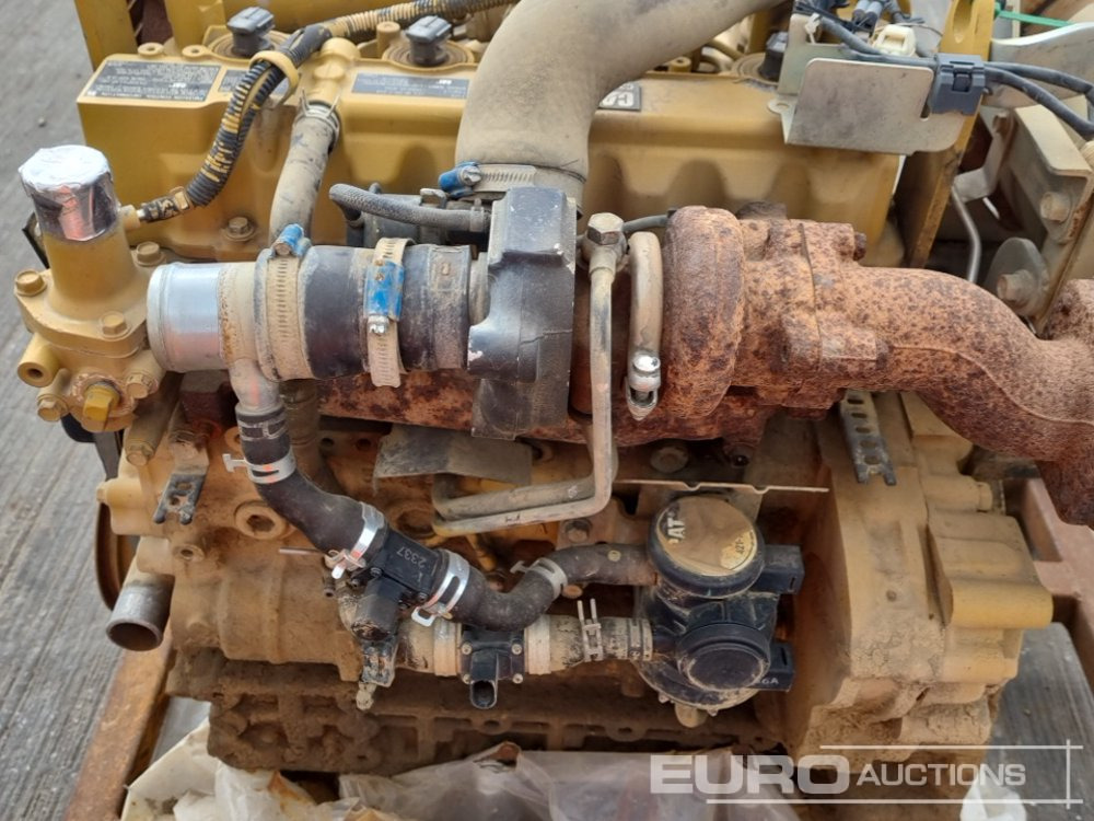 Motor CAT C3.3B: 12 kép.