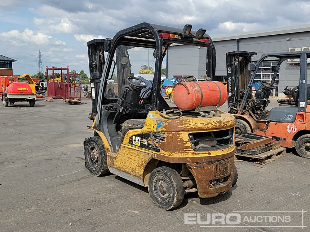 CAT GP20N - Gázüzemű targonca: 3 kép. CAT GP20N - Gázüzemű targonca: 3 kép.