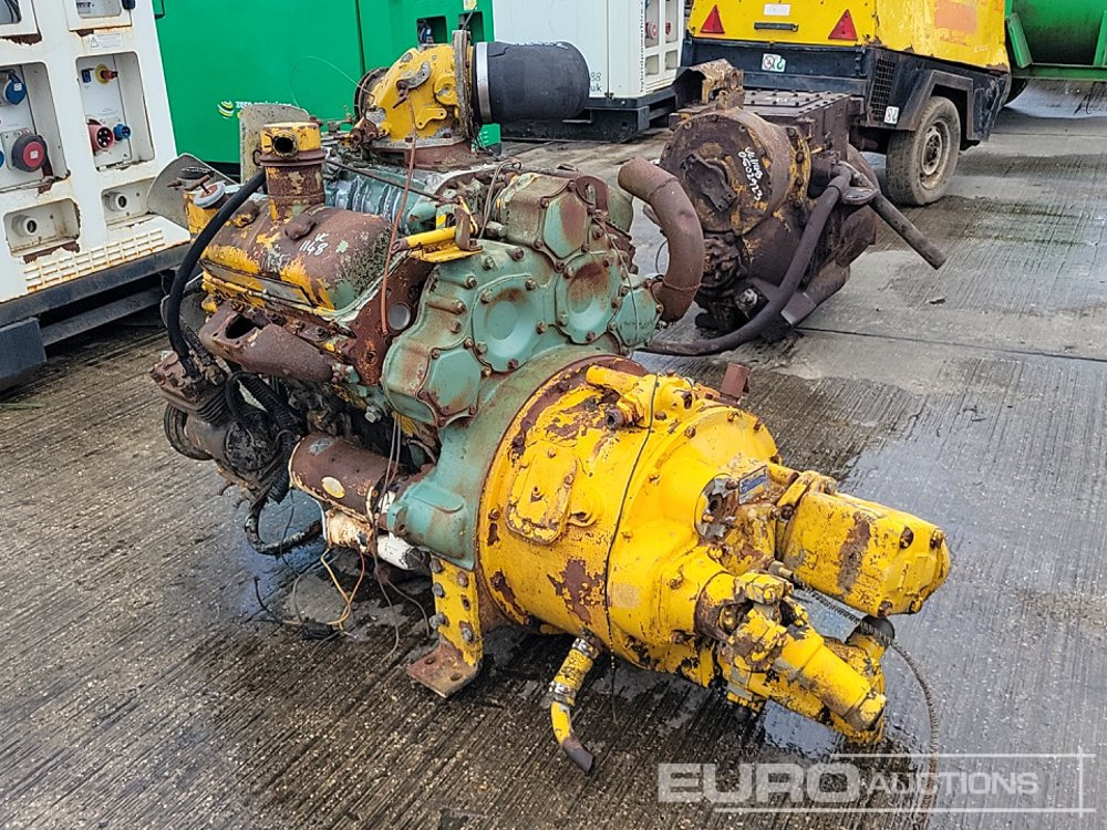 CAT V6 Engine, Gearbox, Pump - Motor: 3 kép. CAT V6 Engine, Gearbox, Pump - Motor: 3 kép.