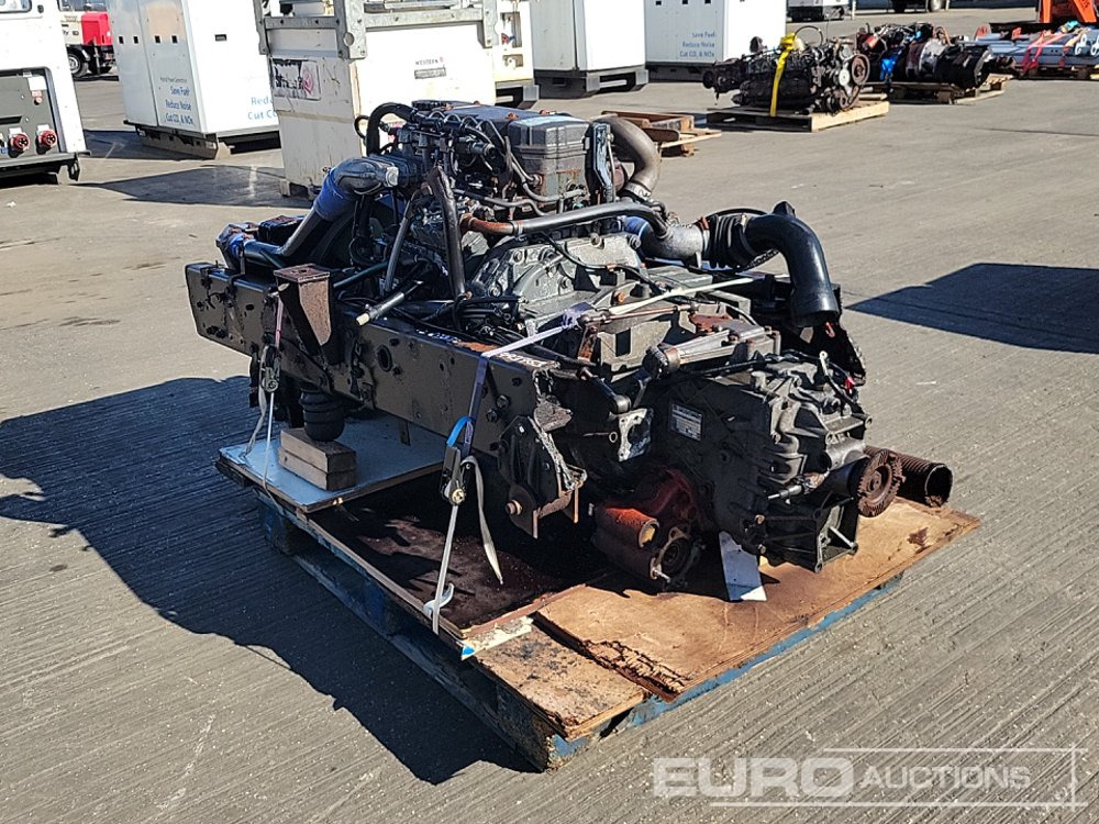 Cummins 4 Cylinder Powerpack - Motor: 3 kép. Cummins 4 Cylinder Powerpack - Motor: 3 kép.