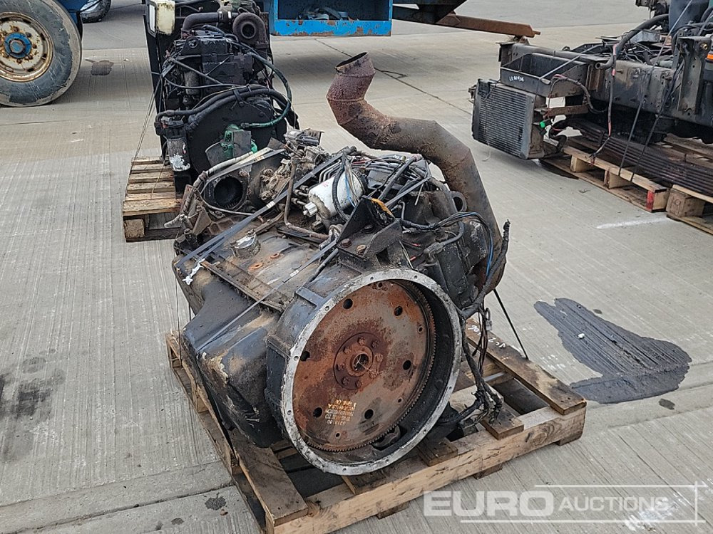 Cummins 6 Cylinder Engine - Motor: 3 kép. Cummins 6 Cylinder Engine - Motor: 3 kép.