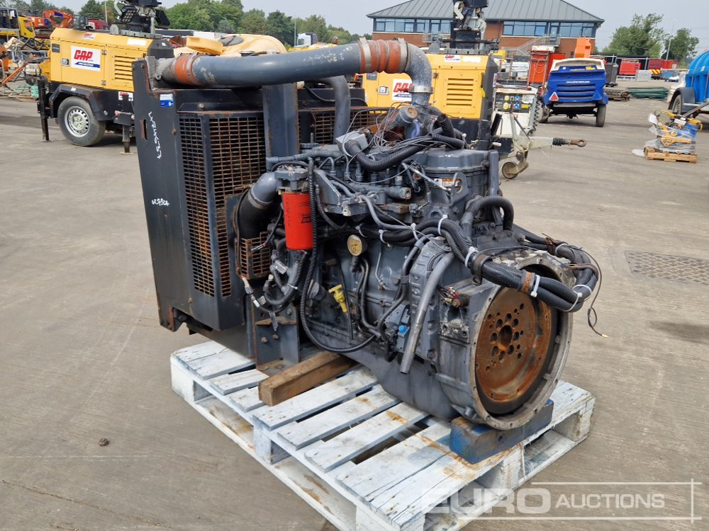 Cummins 6 Cylinder Engine - Motor: 3 kép. Cummins 6 Cylinder Engine - Motor: 3 kép.