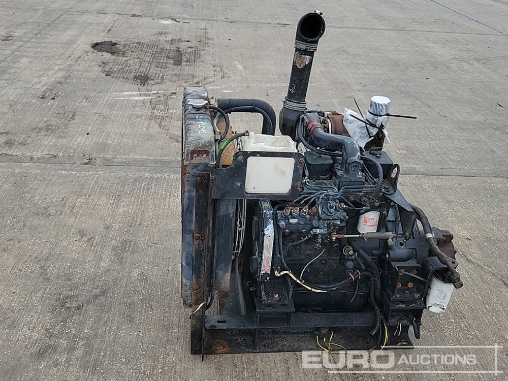 Cummins B3.9-C - Motor: 2 kép. Cummins B3.9-C - Motor: 2 kép.