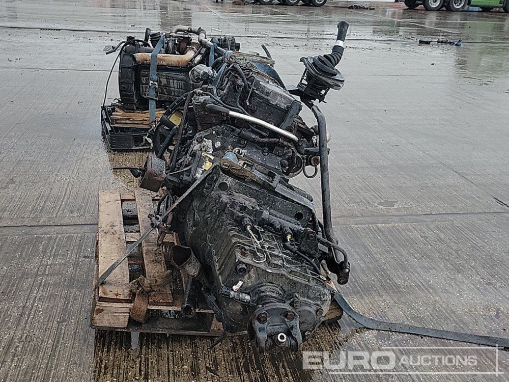 DAF 6 Cylinder Engine, Gearbox - Motor: 4 kép. DAF 6 Cylinder Engine, Gearbox - Motor: 4 kép.