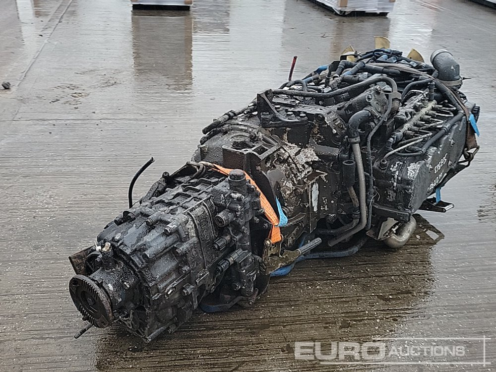 DAF 6 Cylinder Engine, Gearbox - Motor: 5 kép. DAF 6 Cylinder Engine, Gearbox - Motor: 5 kép.