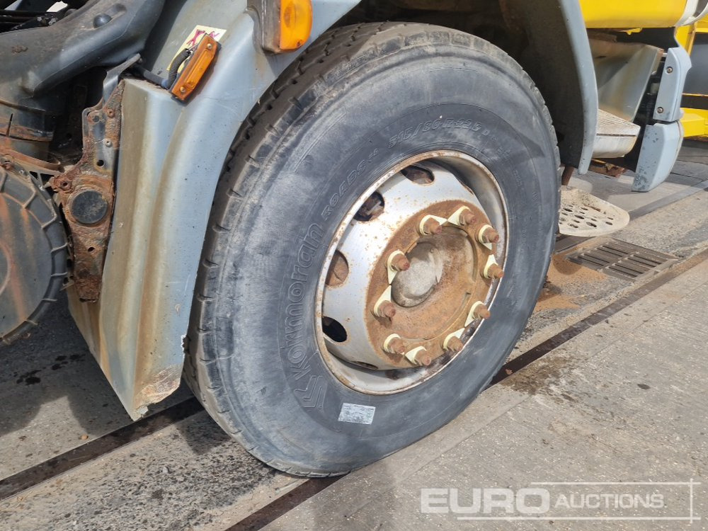 Billenőplatós teherautó DAF LF 55.250: 12 kép.