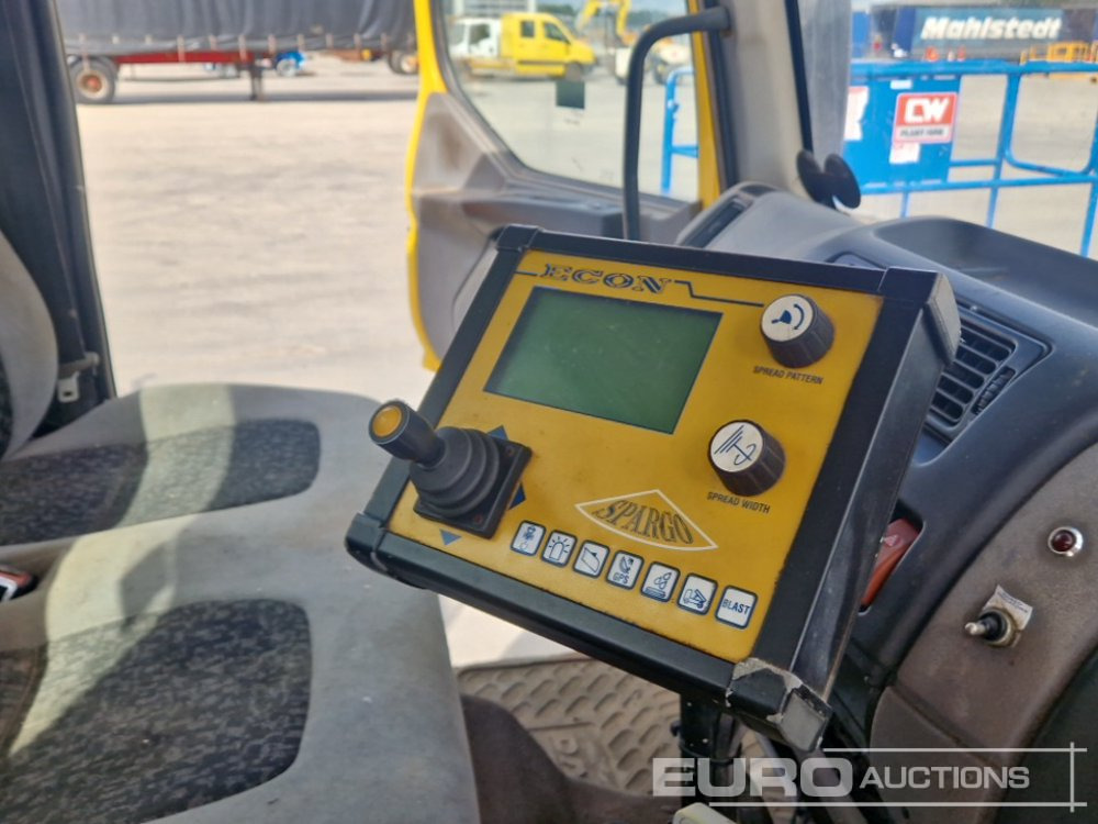Billenőplatós teherautó DAF LF 55.250: 33 kép.