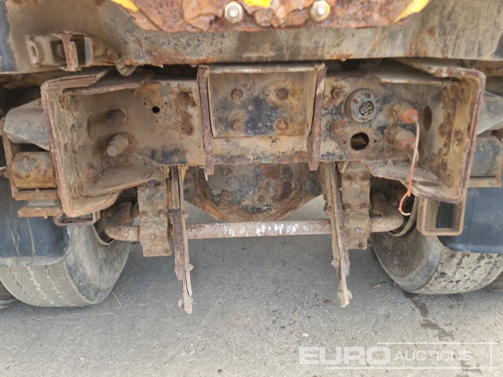 Billenőplatós teherautó DAF LF 55.250: 20 kép.