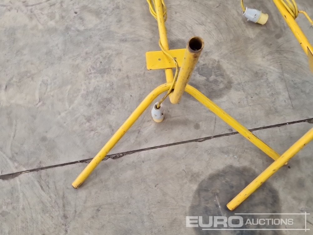 Építőipari berendezések Defender 110 Volt  Tripod Work Light (2 of): 11 kép.