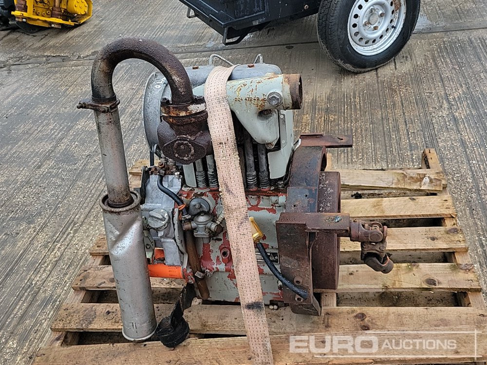 Deutz 2 Cylinder Engine - Motor: 2 kép. Deutz 2 Cylinder Engine - Motor: 2 kép.