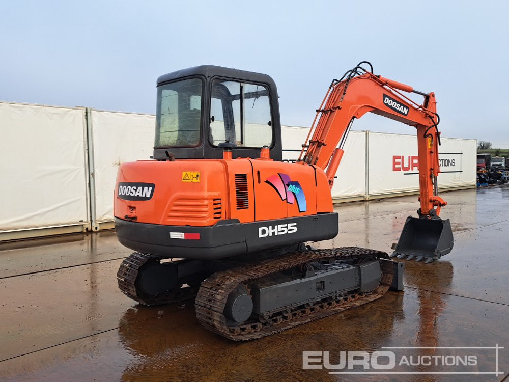 Doosan DH55-V - Minikotró: 5 kép. Doosan DH55-V - Minikotró: 5 kép.