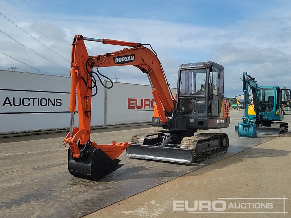 Doosan DH55-V - Minikotró: 1 kép. Doosan DH55-V - Minikotró: 1 kép.