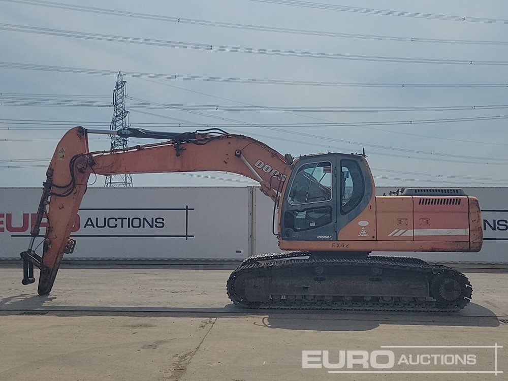 Doosan DX225LC - Lánctalpas kotró: 2 kép. Doosan DX225LC - Lánctalpas kotró: 2 kép.