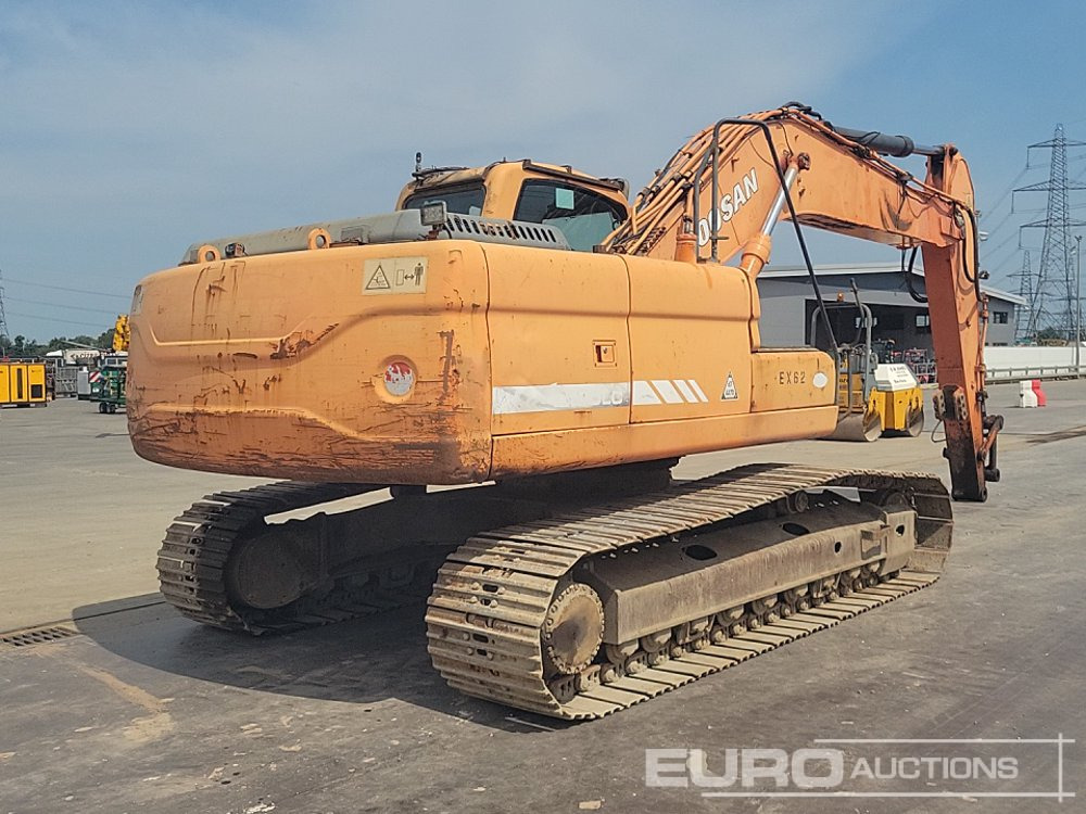 Doosan DX225LC - Lánctalpas kotró: 5 kép. Doosan DX225LC - Lánctalpas kotró: 5 kép.