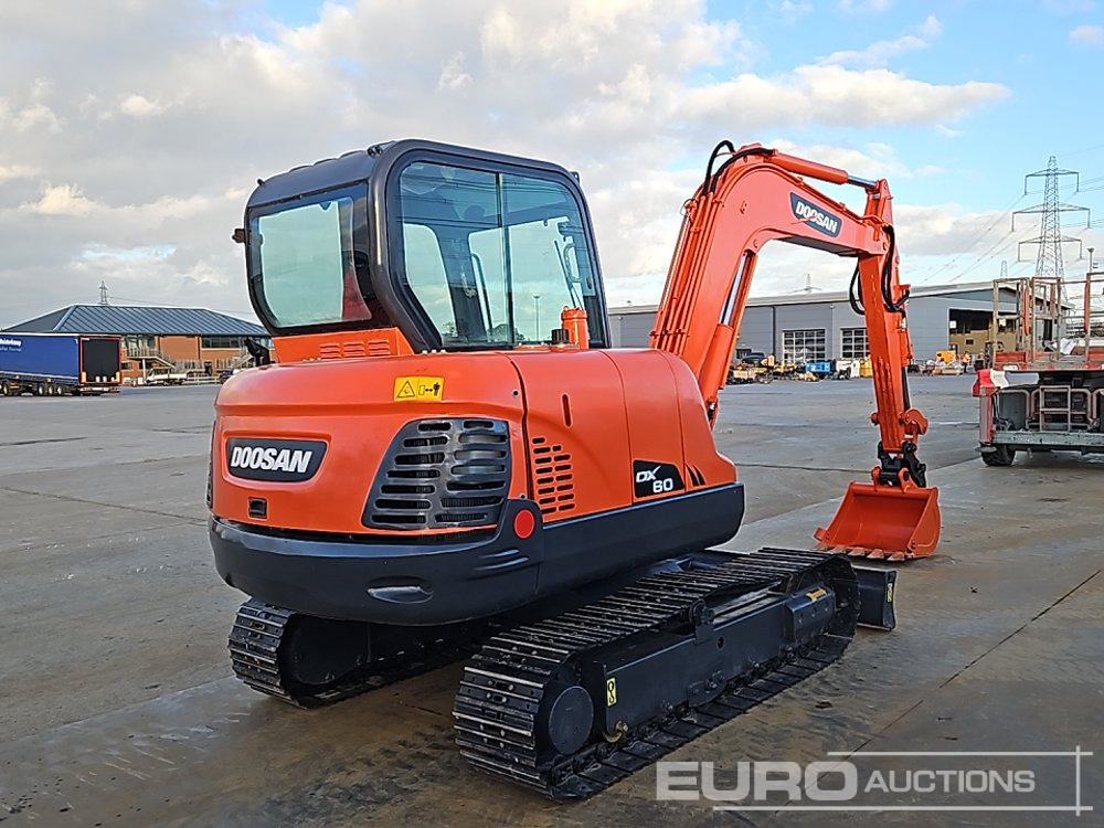 Doosan DX60 - Minikotró: 5 kép. Doosan DX60 - Minikotró: 5 kép.