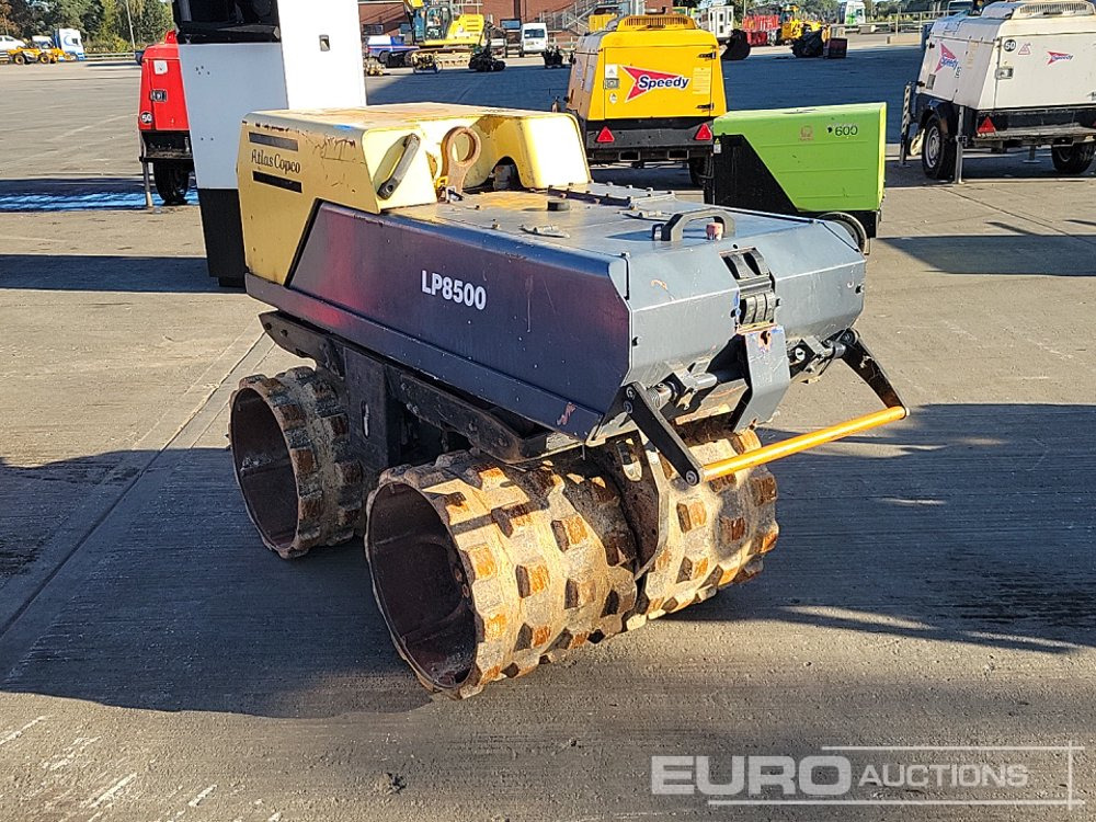 Dynapac LP8500 - Aszfaltozó gép: 3 kép. Dynapac LP8500 - Aszfaltozó gép: 3 kép.