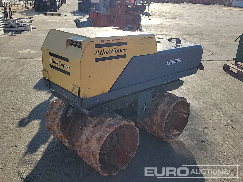 Dynapac LP8500 - Aszfaltozó gép: 1 kép. Dynapac LP8500 - Aszfaltozó gép: 1 kép.