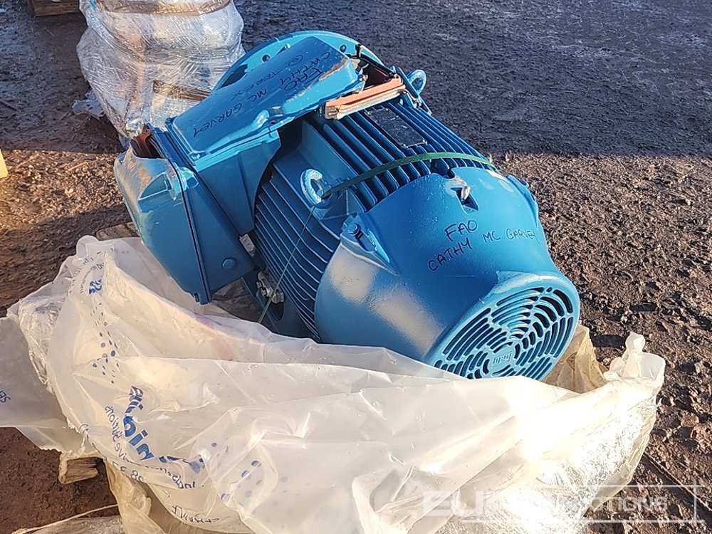 Electric Motor - Elektromos rendszer - Építőipari gépek: 3 kép. Electric Motor - Elektromos rendszer - Építőipari gépek: 3 kép.