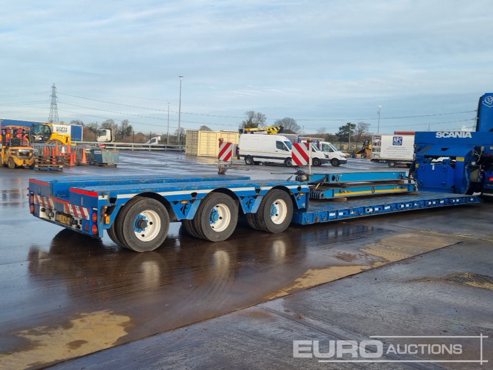 Faymonville Tri-Axle - Félpótkocsi mélybölcsős: 5 kép. Faymonville Tri-Axle - Félpótkocsi mélybölcsős: 5 kép.