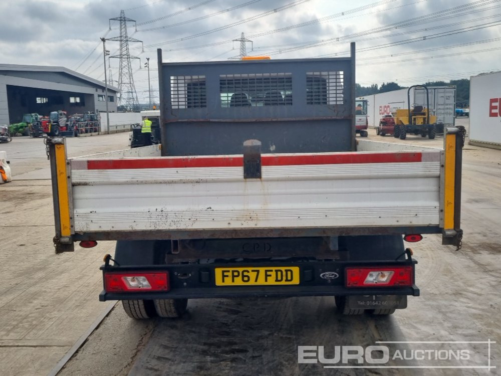Ford Transit 350 - Billenőplatós kisteherautó: 4 kép. Ford Transit 350 - Billenőplatós kisteherautó: 4 kép.