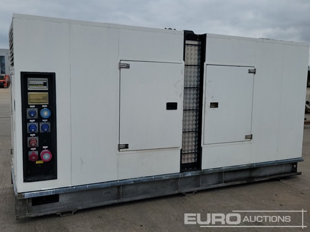 Generstor, Iveco Engine - Áramfejlesztő: 2 kép. Generstor, Iveco Engine - Áramfejlesztő: 2 kép.