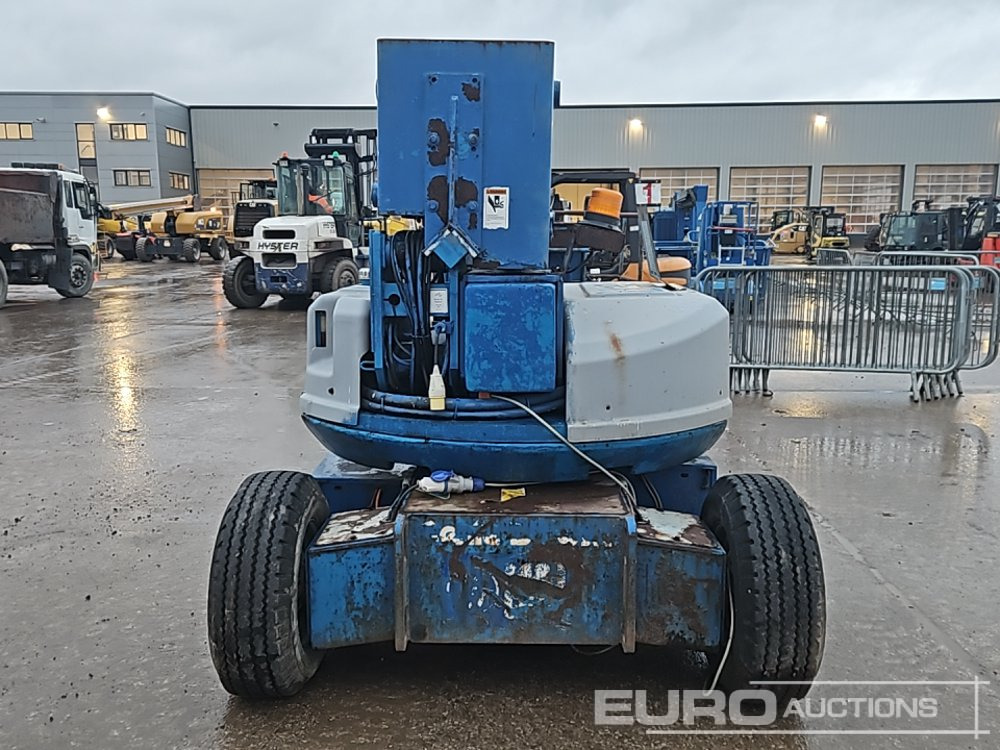 Genie Electric Articulated Telescopic Boom Lift (Flat Battery) - Emelő: 4 kép. Genie Electric Articulated Telescopic Boom Lift (Flat Battery) - Emelő: 4 kép.