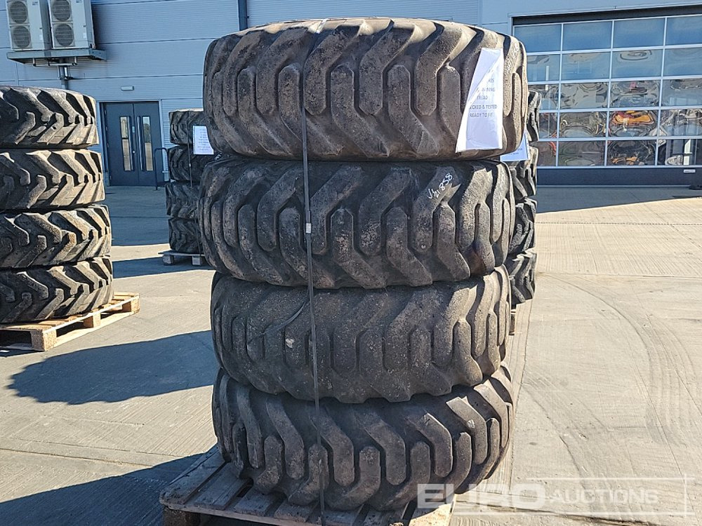 Goodyear 15.5-25 Tyre (4 of) - Gumiabroncs: 4 kép. Goodyear 15.5-25 Tyre (4 of) - Gumiabroncs: 4 kép.