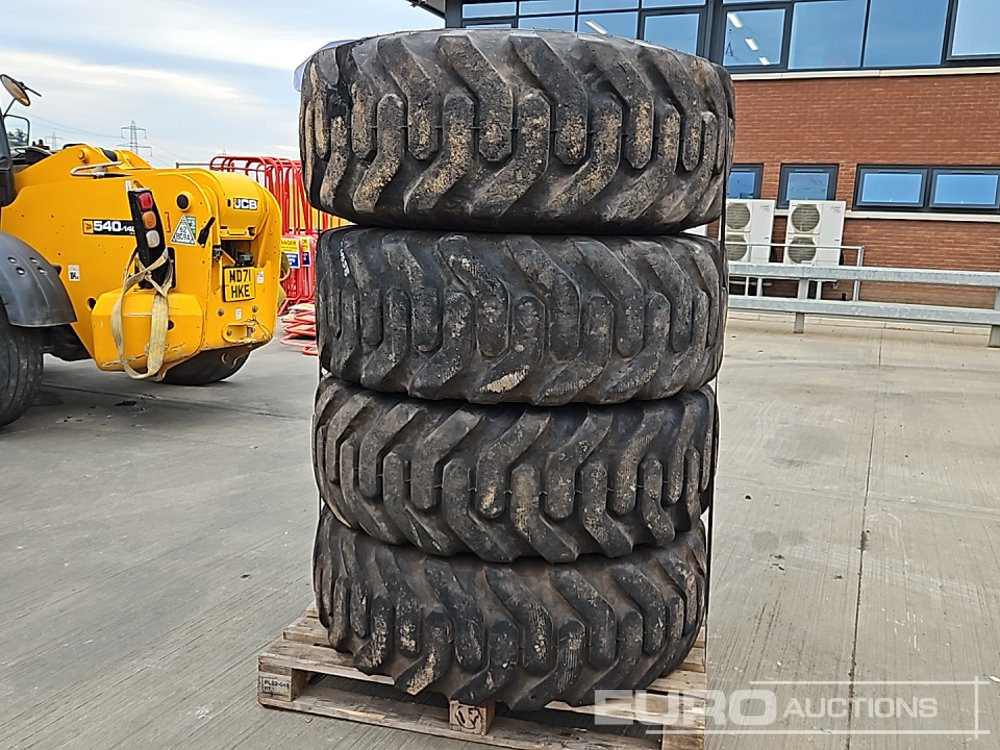 Goodyear 15.5-25 Tyre (4 of) - Gumiabroncs: 2 kép. Goodyear 15.5-25 Tyre (4 of) - Gumiabroncs: 2 kép.