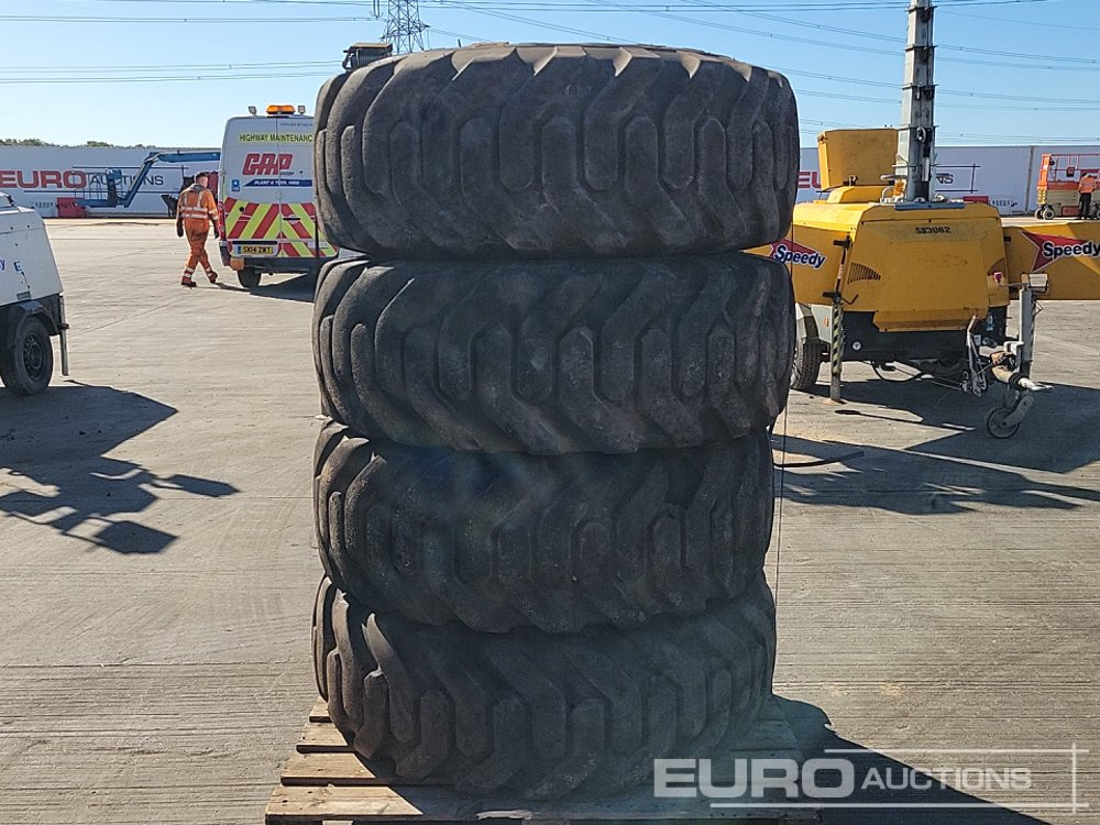 Goodyear 15.5-25 Tyre (4 of) - Gumiabroncs: 3 kép. Goodyear 15.5-25 Tyre (4 of) - Gumiabroncs: 3 kép.