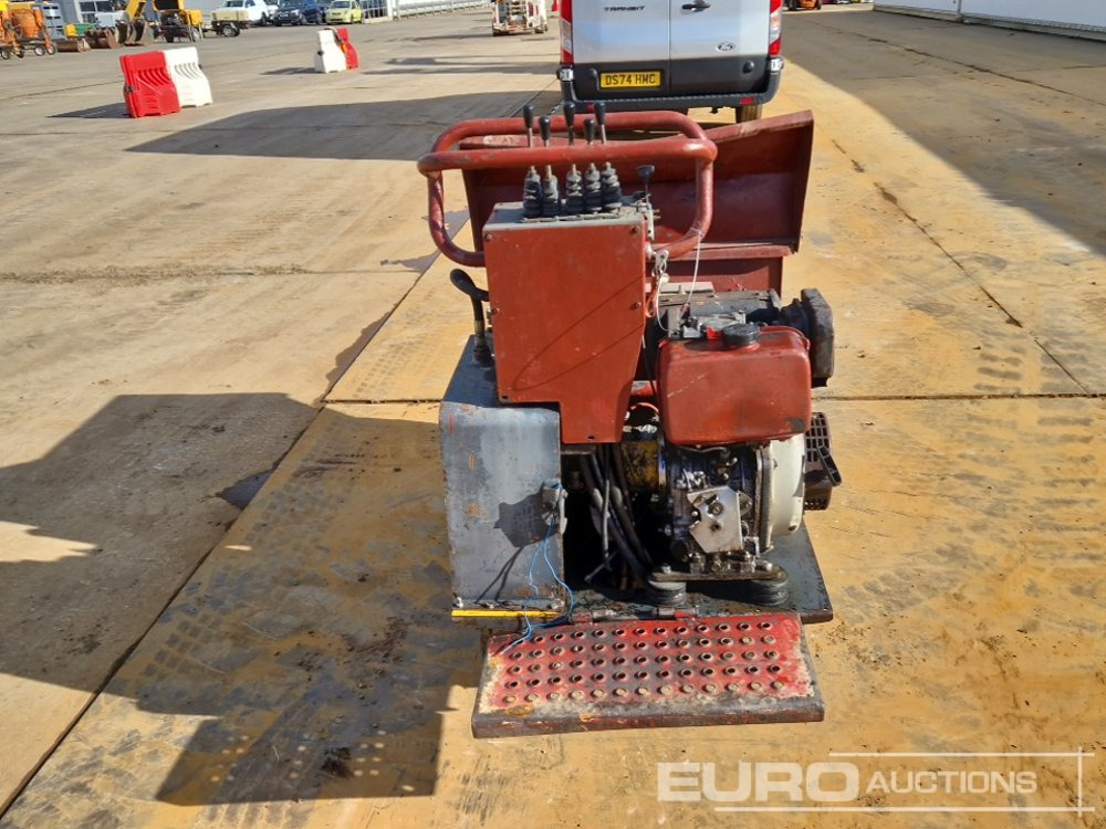 Hinowa HP800D - Lánctalpas dömper: 4 kép. Hinowa HP800D - Lánctalpas dömper: 4 kép.