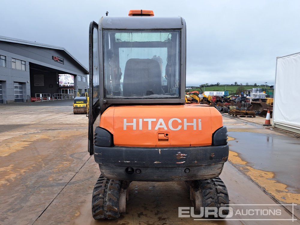 Hitachi ZX30 CLR - Minikotró: 4 kép. Hitachi ZX30 CLR - Minikotró: 4 kép.