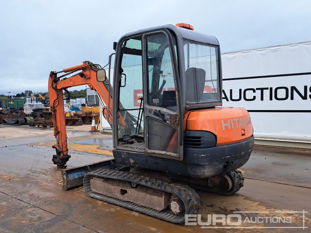 Hitachi ZX30 CLR - Minikotró: 3 kép. Hitachi ZX30 CLR - Minikotró: 3 kép.