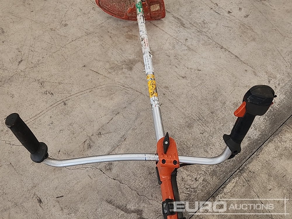 Husqvarna 555RXT Petrol Strimmer (Spares) - Építőipari berendezések: 5 kép. Husqvarna 555RXT Petrol Strimmer (Spares) - Építőipari berendezések: 5 kép.