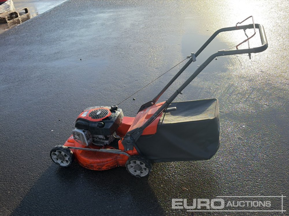 Husqvarna LC451S Petrol Lawnmower - Építőipari berendezések: 2 kép. Husqvarna LC451S Petrol Lawnmower - Építőipari berendezések: 2 kép.