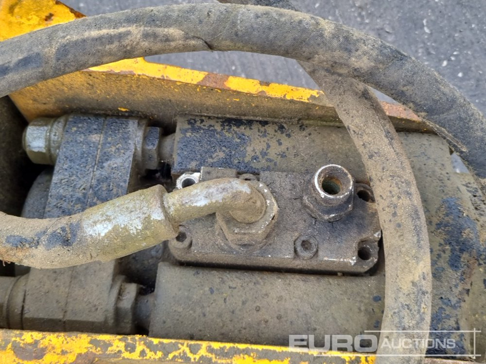 Hidraulikus törőfej Hydraulic Breaker 30mm Pin to suit Mini Excavator: 10 kép.