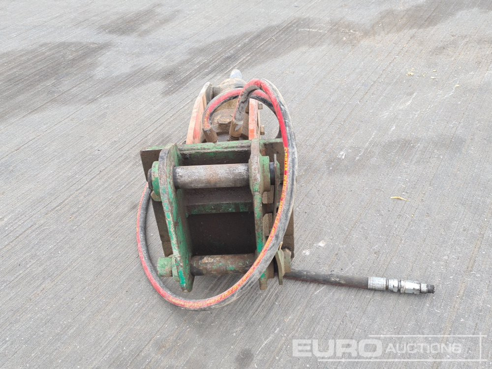 Hydraulic Breaker 45mm Pin to suit 4-6 Ton Excavator - Hidraulikus törőfej: 4 kép. Hydraulic Breaker 45mm Pin to suit 4-6 Ton Excavator - Hidraulikus törőfej: 4 kép.