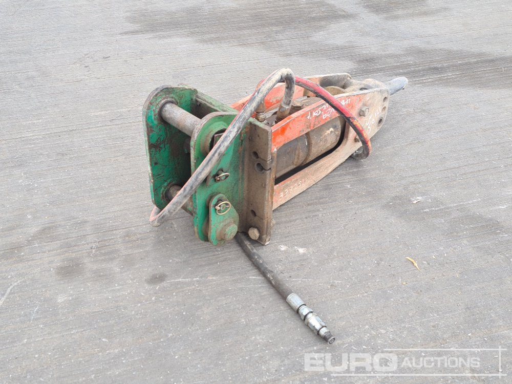 Hydraulic Breaker 45mm Pin to suit 4-6 Ton Excavator - Hidraulikus törőfej: 5 kép. Hydraulic Breaker 45mm Pin to suit 4-6 Ton Excavator - Hidraulikus törőfej: 5 kép.