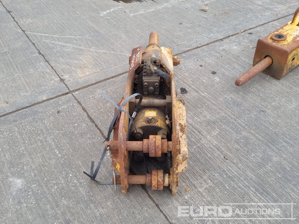 Hydraulic Breaker 50mm Pin to suit 6-8 Ton Excavator - Hidraulikus törőfej: 4 kép. Hydraulic Breaker 50mm Pin to suit 6-8 Ton Excavator - Hidraulikus törőfej: 4 kép.