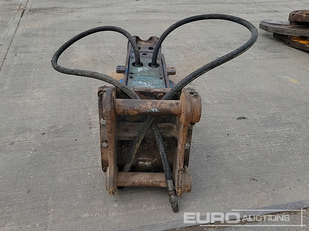 Hydraulic Breaker 80mm Pin to suit 20 Ton Excavator - Hidraulikus törőfej: 4 kép. Hydraulic Breaker 80mm Pin to suit 20 Ton Excavator - Hidraulikus törőfej: 4 kép.