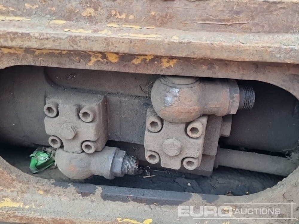 Hidraulikus törőfej Indeco Hydraulic Breaker 65mm Pin to suit 13 Ton Excavator: 12 kép. Hidraulikus törőfej Indeco Hydraulic Breaker 65mm Pin to suit 13 Ton Excavator: 12 kép.
