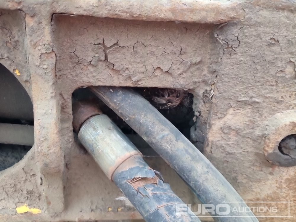 Hidraulikus törőfej Indeco Hydraulic Breaker 65mm Pin to suit 13 Ton Excavator: 11 kép. Hidraulikus törőfej Indeco Hydraulic Breaker 65mm Pin to suit 13 Ton Excavator: 11 kép.